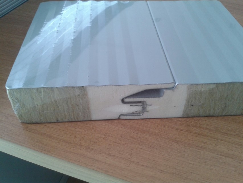 晉城鋼結(jié)構(gòu)工程聚氨酯巖棉板的優(yōu)勢在哪里？