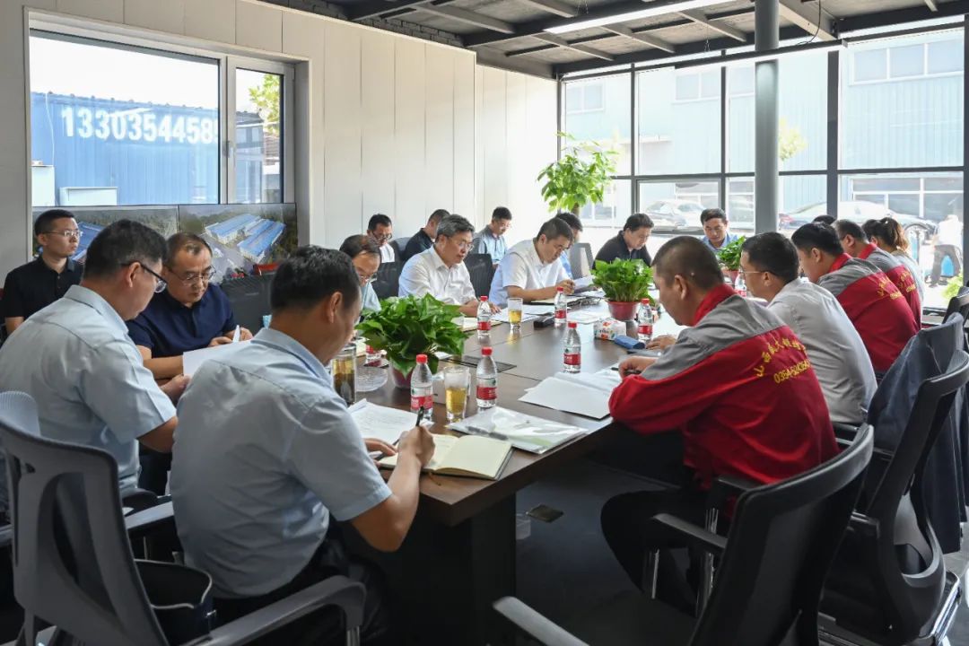 祁縣縣委書記李軍調(diào)研盛大鋼構生產(chǎn)經(jīng)營情況